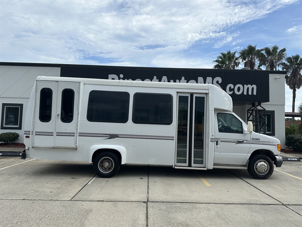 2007 Ford Econoline's photo